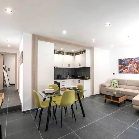 Apartment Anghome A4 In Metaksourgio Athens